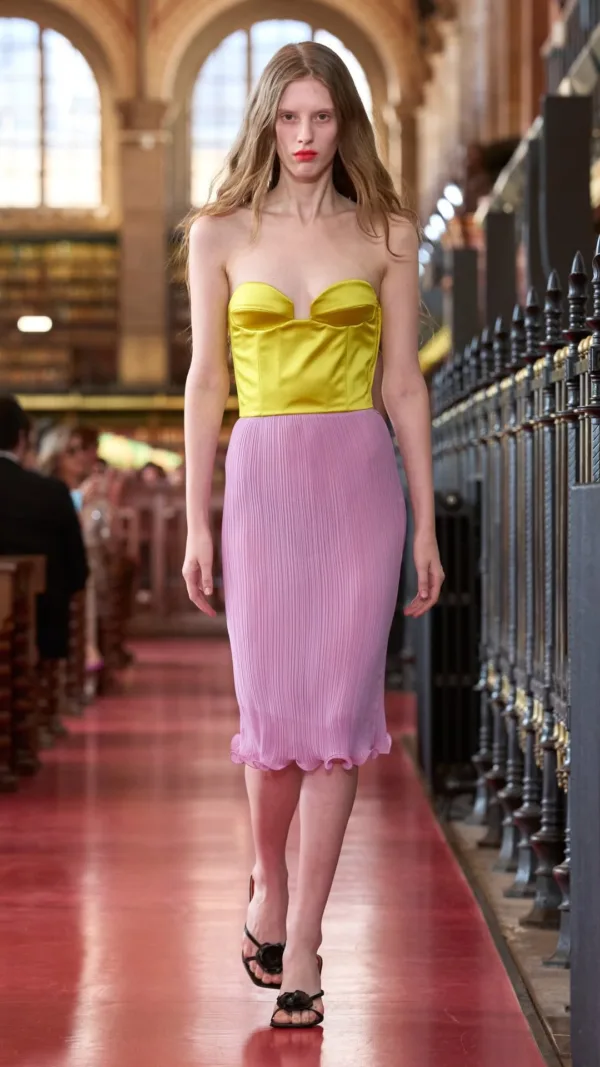 https://www.instagram.com/maisonvalentino/