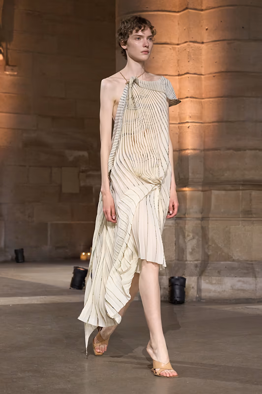 https://www.victoriabeckham.com/