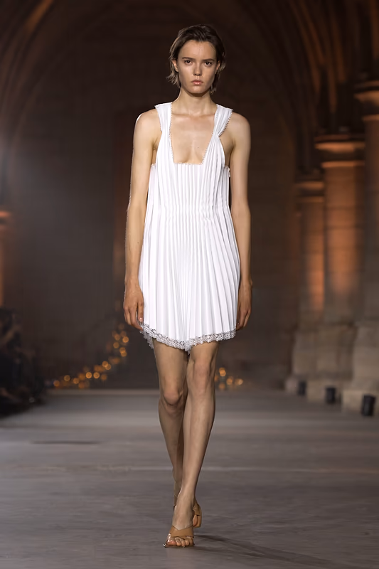 https://www.victoriabeckham.com/
