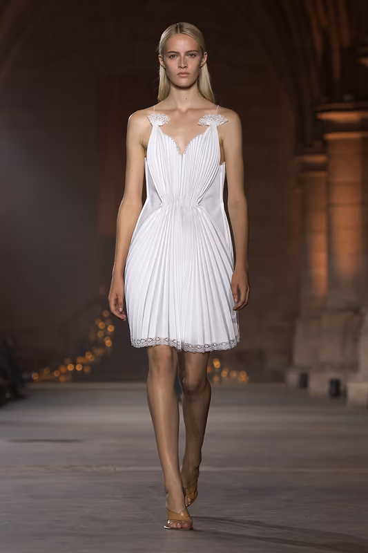 https://www.victoriabeckham.com/