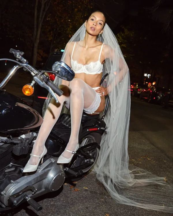 https://www.instagram.com/victoriassecret/