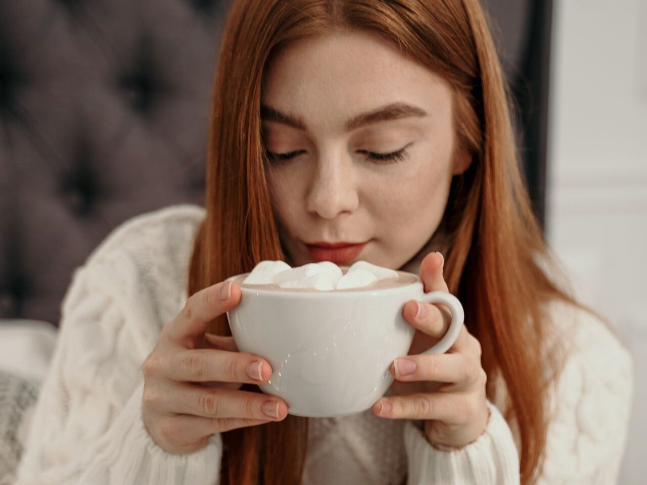 Το απόλυτο comfort drink για τις κρύες ημέρες είναι αυτή η κρεμώδης ζεστή σοκολάτα