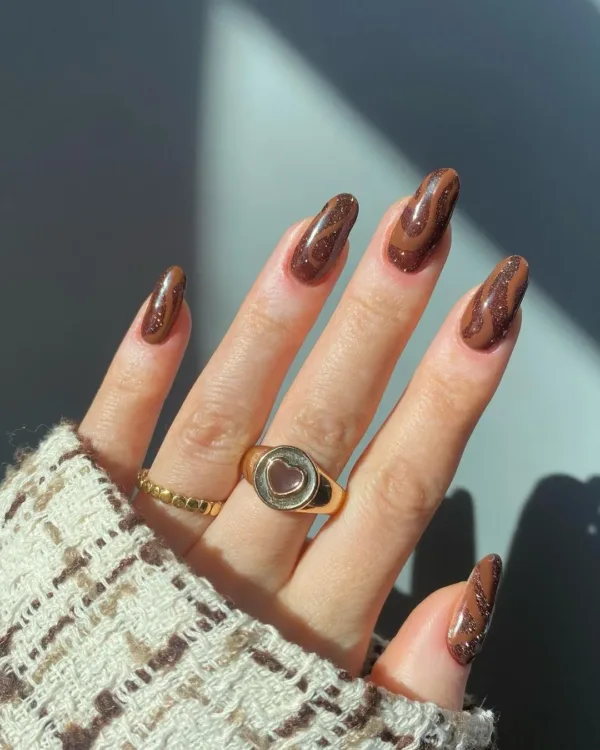 https://www.instagram.com/_karebeauty_/